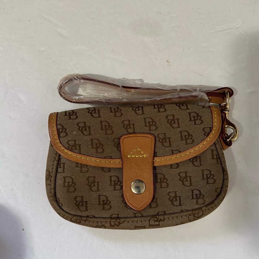 Dooney & Bourke wrislet